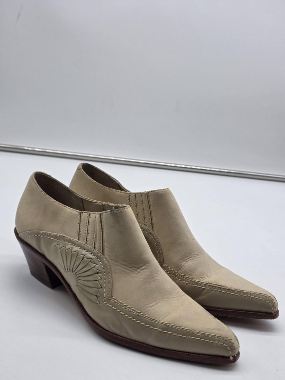 Circle S Boots Womens Size 7.5 Beige Camero Leather Western Ankle Pointed Toe